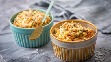 Домашен пастет от риба тон, яйца и извара с див лук