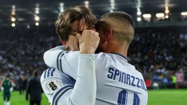 Замеряха с яйца сградата на италианската федерация, шефът мисли за оставка