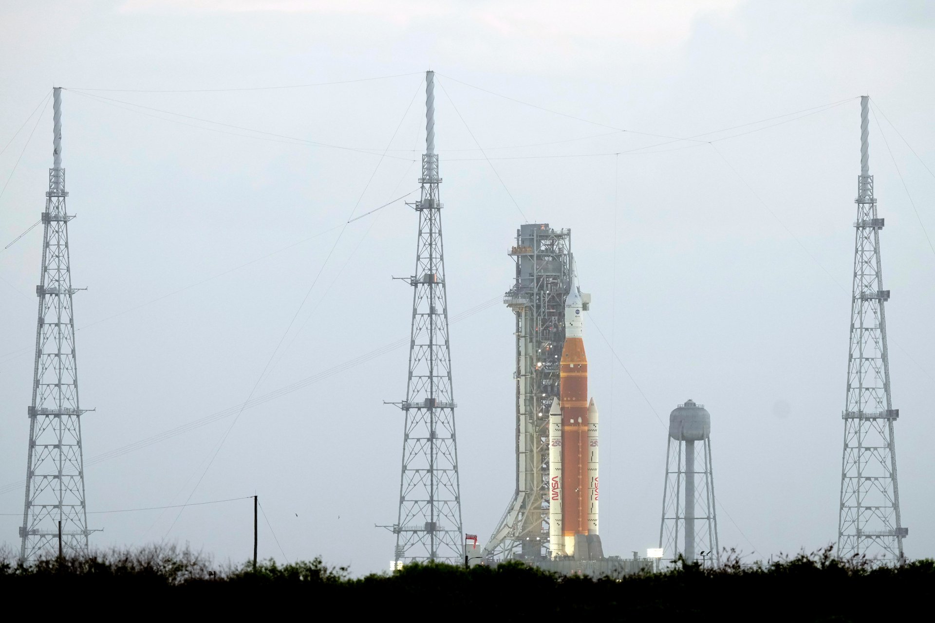 SLS на ракетната площадка