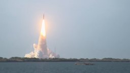 На живо: НАСА изстреля хора към Луната за пръв път от 1972 година (видео)