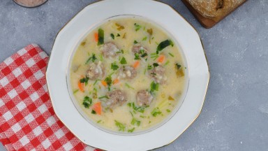 От тефтера на баба: Супа топчета