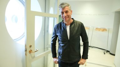 В новия си проект Маурицио Кателан призовава "грешници" да се изповядат… пред него