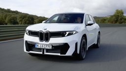 Двойна победа за новото BMW iX3