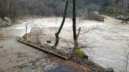 Бачково е под вода, водопад заля ресторант, бедствие в Ардино и потопен мост (снимки/видео)