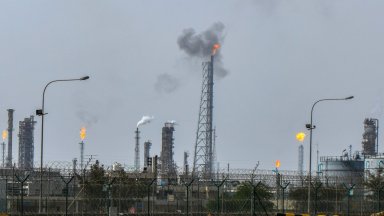 Иранска атака с дронове предизвика пожари в рафинерия в Кувейт