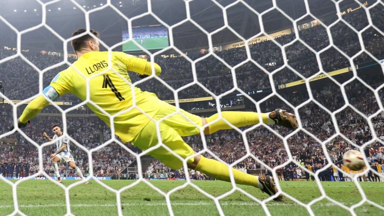 Българска еуфория и израелски гняв: Как преди 58 г. се роди "рулетката на дузпите" във футбола