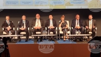 България прави здравеопазване с 1000 евро на човек, системата ще иска още ресурс