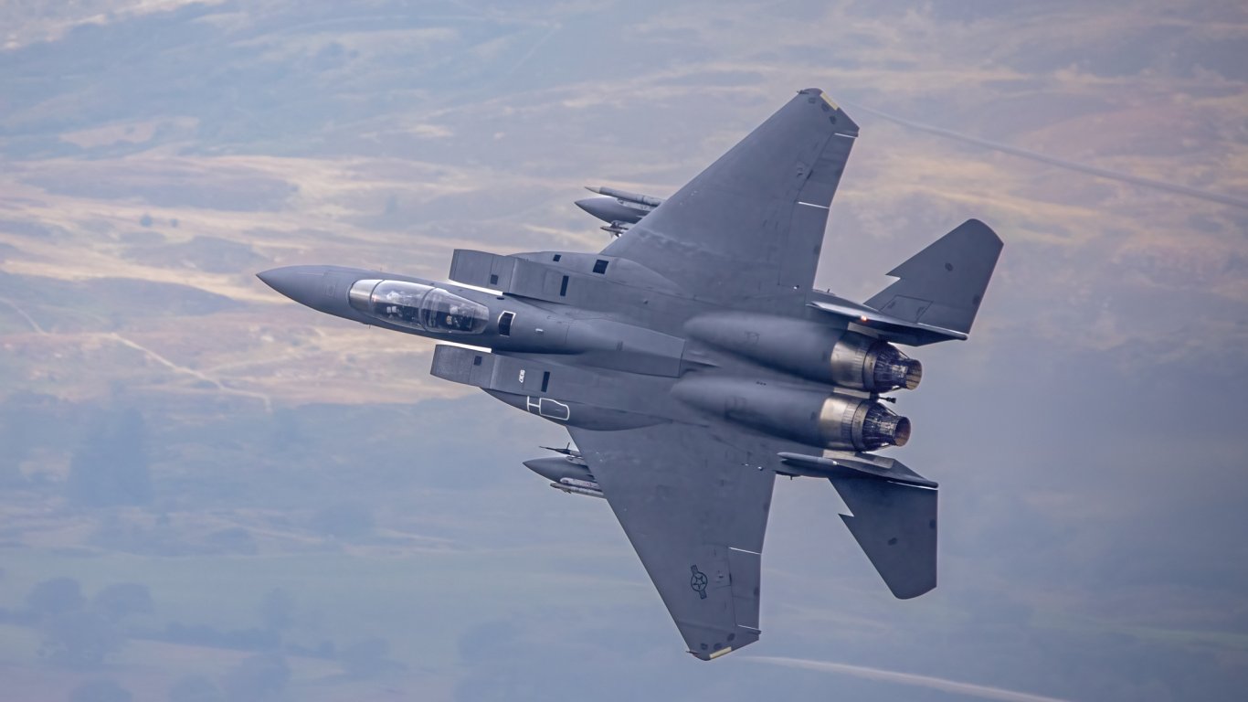 Иран обяви награда за залавянето на пилота на сваления F-15E. Тръмп: Преговорите за мир продължават