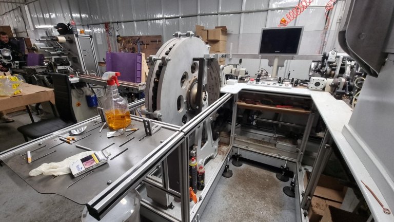 Оборудване за милиони, спални и шумоизолиране: Вижте фабриката за цигари в Дупница