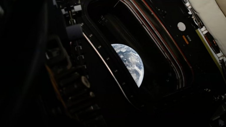 Астронавтите от "Артемис" са вече на половината път до Луната