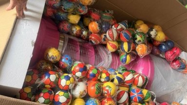 Митничари задържаха над 33 000 контрабандни детски играчки в Бургас