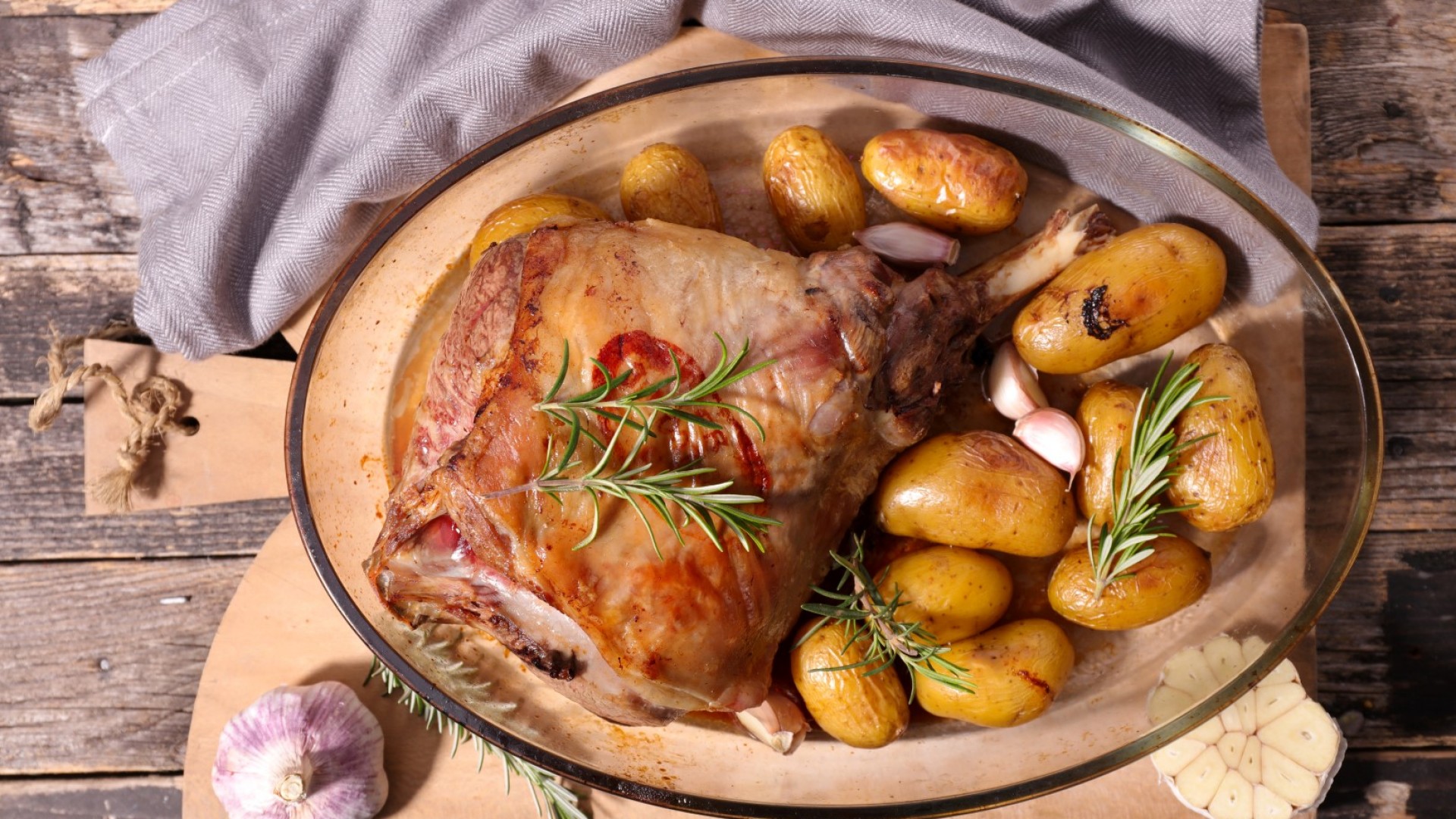 Традицията говори: Защо ядем агнешко на Великден