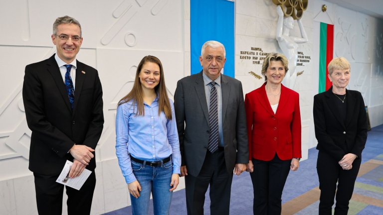 "Не зависи от тях". Жалбоподателите срещу избора на Лечева отказват помирение