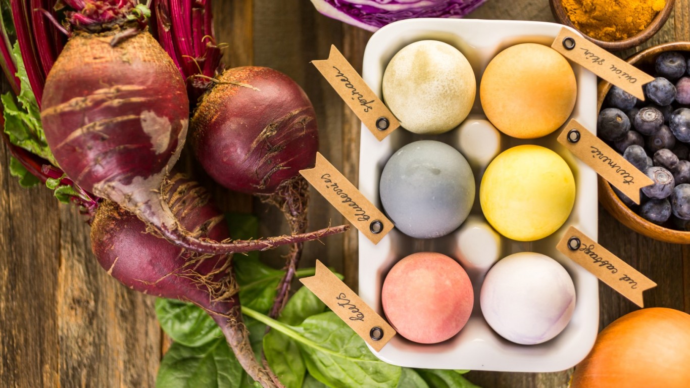 Нещо по-различно: Да нашарим яйцата с естествени бои