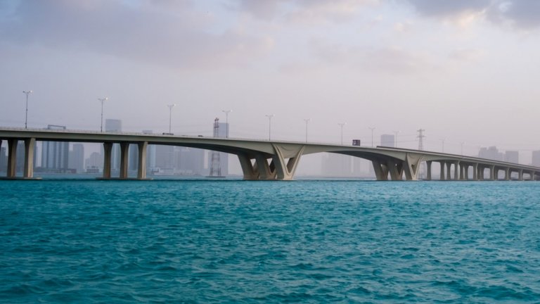 Саудитска Арабия затвори ключов мост към Бахрейн, Израел с призив към иранците