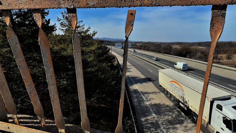 106 моста и надлези в страната са в критично състояние (снимки)