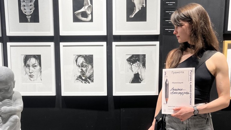 Младият художник Лилияна Александрова е номинирана за Наградата за Полет в Изкуството "Стоян Камбарев"