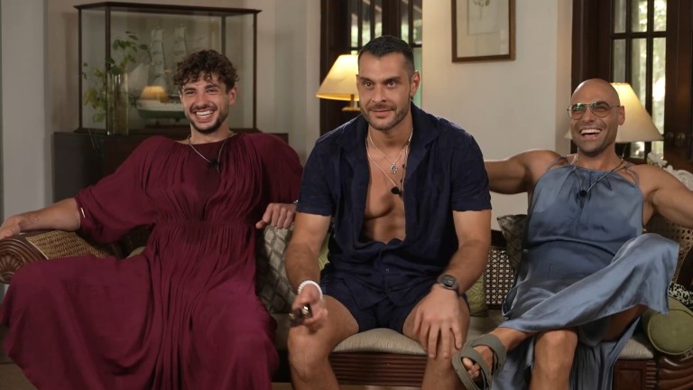 Ергените облякоха рокли, жените оценяват яйцата им