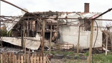 Пожар изпепели дома на земеделци с 3 деца. Скачали през прозореца, за да се спасят