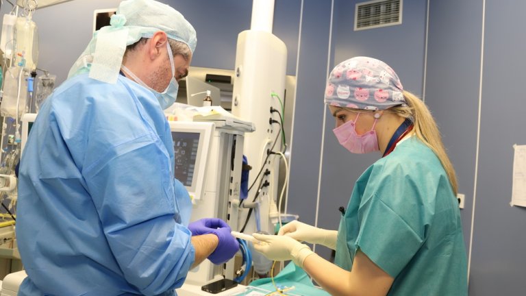 Млад мъж получи своето великденско чудо след усилията на лекари от 3 болници (снимки)