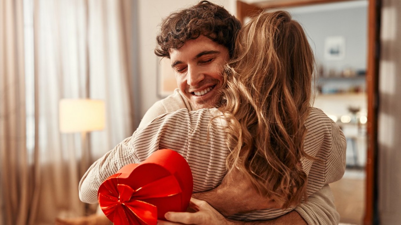 Любов и зодии: Кой трябва да направи първата крачка до края на май