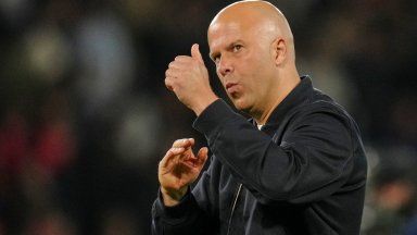 "Бяхме Режим на оцеляване". Слот поздрави ПСЖ, но вярва в шансовете на Ливърпул