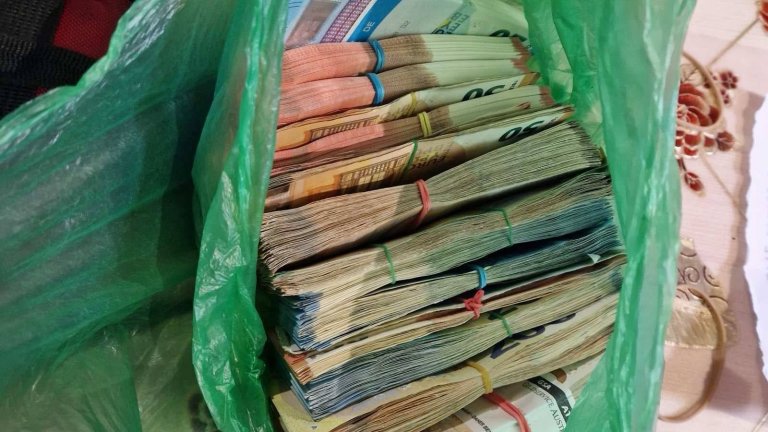 Разкриха схема за купуване на гласове в Ловешко, намериха над €40 000 у криминално проявен