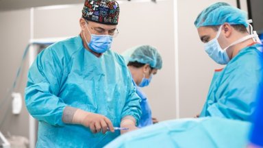 Лекари спасиха 14-годишно момче с рядък тумор в бронха чрез уникална операция