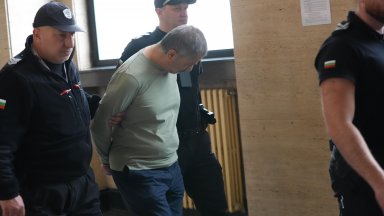 Оставиха в ареста издирвания от дубайски съд шейх (снимки)