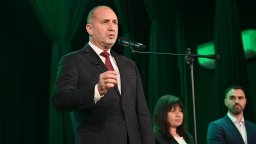Румен Радев: България не е бедна, а лошо управлявана страна