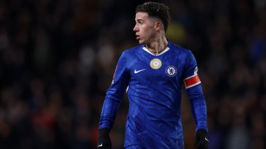 Недоволната звезда на Челси се извини, но остава извън състава