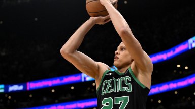 В Бостън го обърнаха на стрелбище - 29 тройки изравниха рекорд на НБА