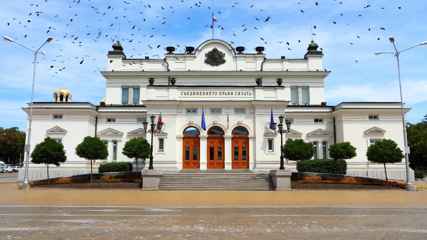 Ремонтират старата сграда на Народното събрание за 30 млн. евро
