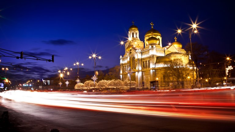В празничната нощ ще се движат автобуси по 8 линии от градския транспорт във Варна