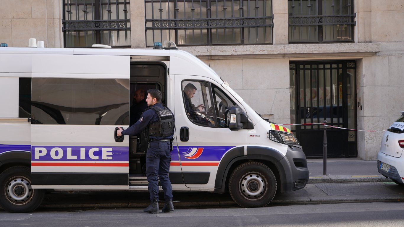 Задържани роднини на Салах Абдеслам при опит за свиждане в затвор във Франция
