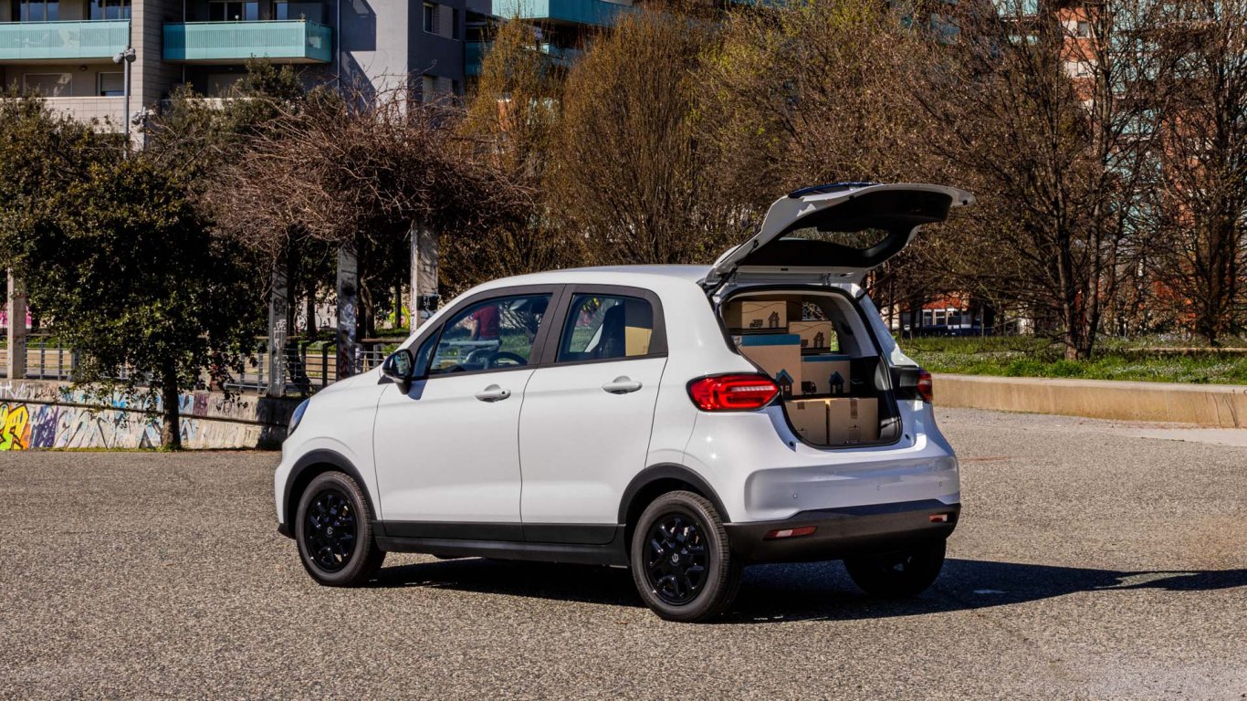 Leapmotor представи лекотоварна версия на T03