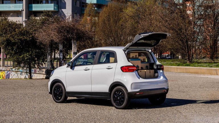 Leapmotor представи лекотоварна версия на T03