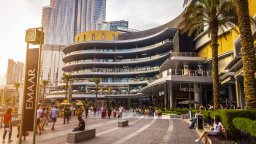 Луксът е на пауза: Войната опразни моловете в Дубай