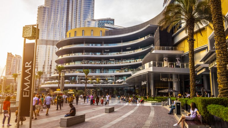 Луксът е на пауза: Войната опразни моловете в Дубай