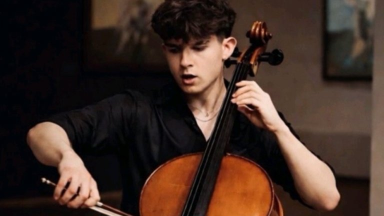 Челистът Филип Цочев ще изнесе концерт в Софийската градска художествена галерия 