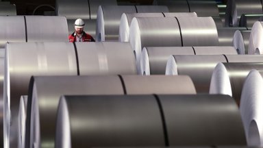 ЕС удвоява митата върху стоманата и ограничава вноса