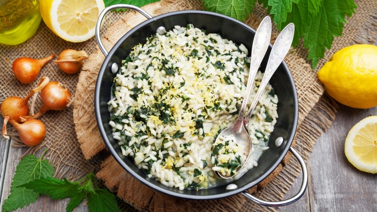 Пролетно: Коприва с ориз и пресен чесън