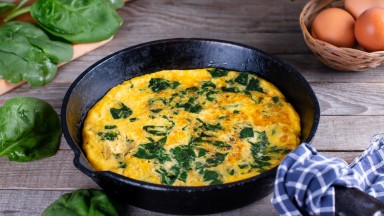 Зелена фритата с коприва и спанак