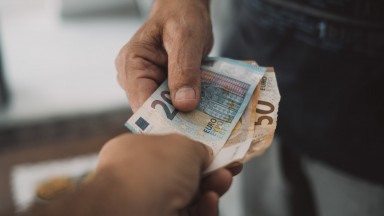 На тези 3 зодии никога не трябва да давате пари назаем