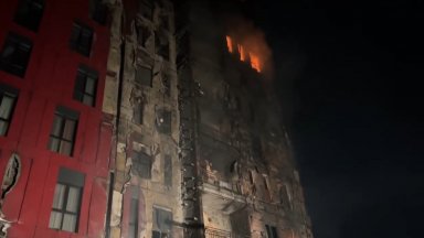 Десетки в болница и стотици евакуирани след пожари в Румъния и Албания (видео)