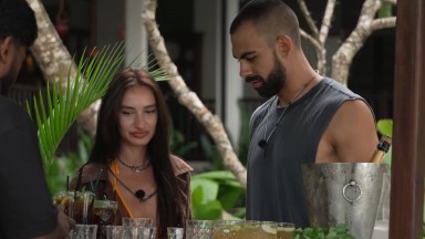 Любовен триъгълник в "Ергенът“