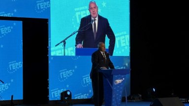 ГЕРБ закри кампанията, Борисов: Представям си Радев и Асен в правителство, Пеевски леко ги подкрепя  