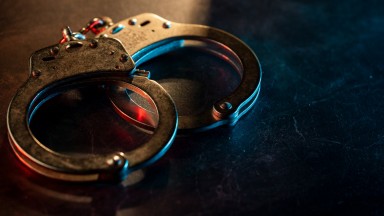 Арестуваха звезда от "Игрите на глада" за нападение с огнестрелно оръжие и опит за убийство