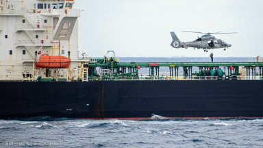 Франция освободи танкер, свързван с руския "сенчест флот"