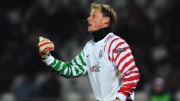 Трагедия във футбола: Влак помете и отне живота на бивш вратар на Арсенал и Ювентус